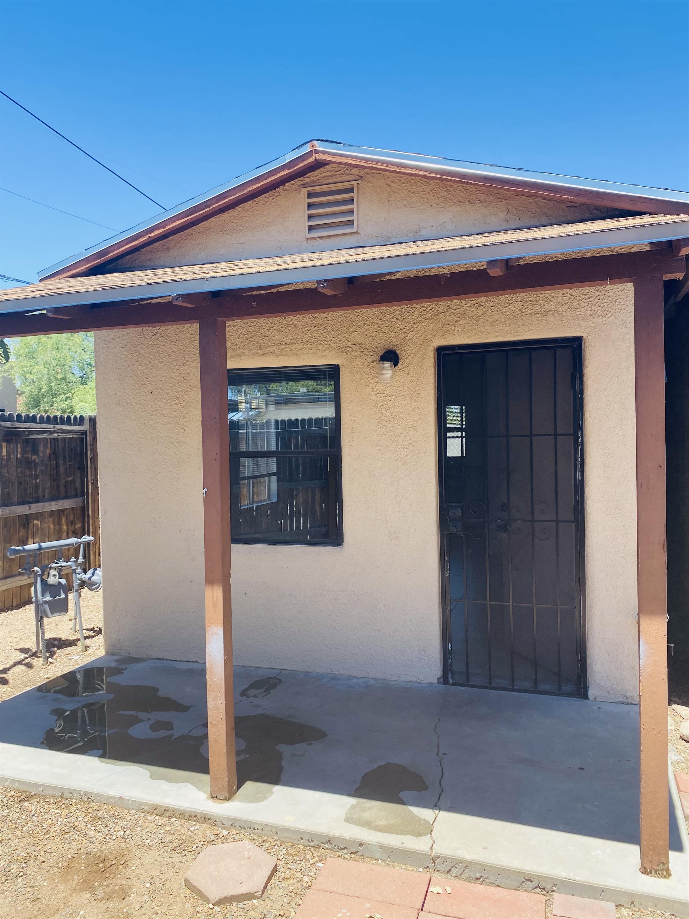 2425 North Santa Rita Avenue - 4