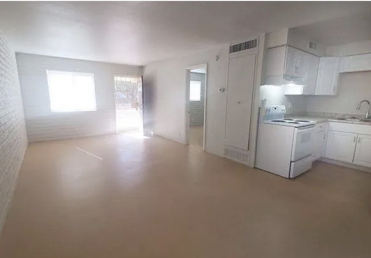 319 East Blacklidge Drive - 3