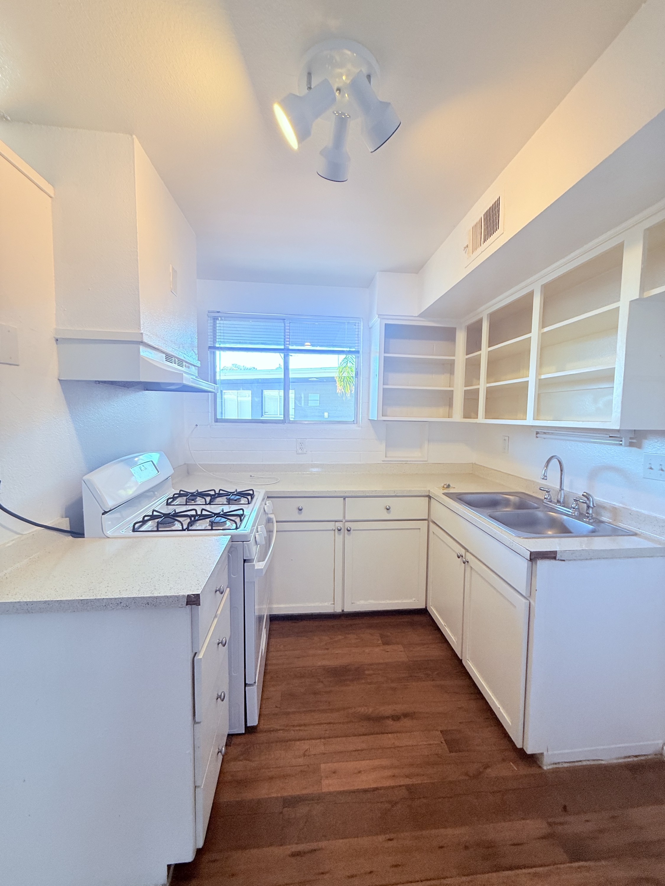 5770 East 10th Street - 28