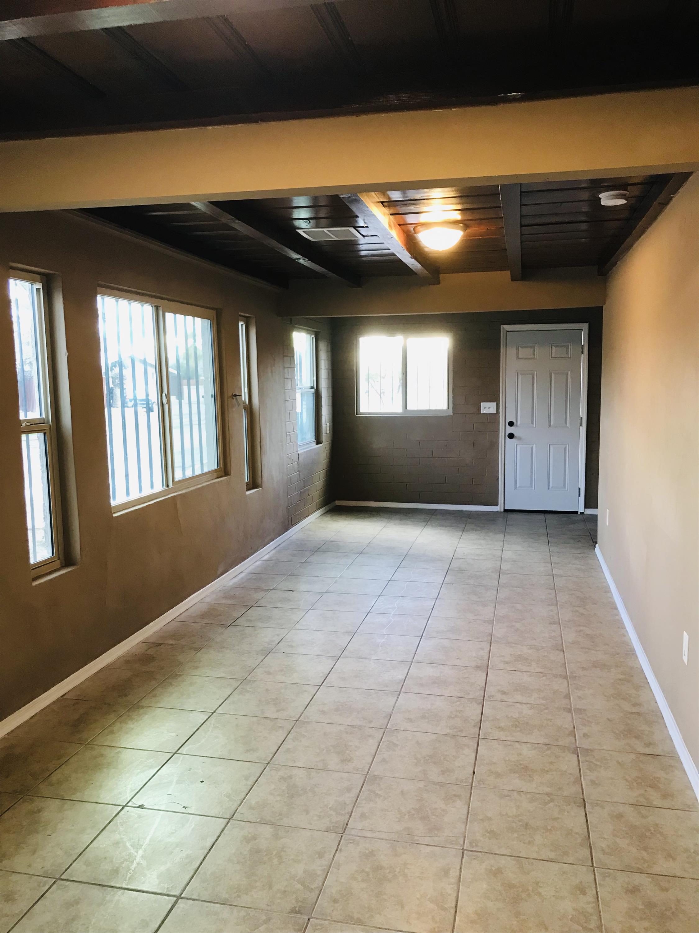 232 West Flores Street - House